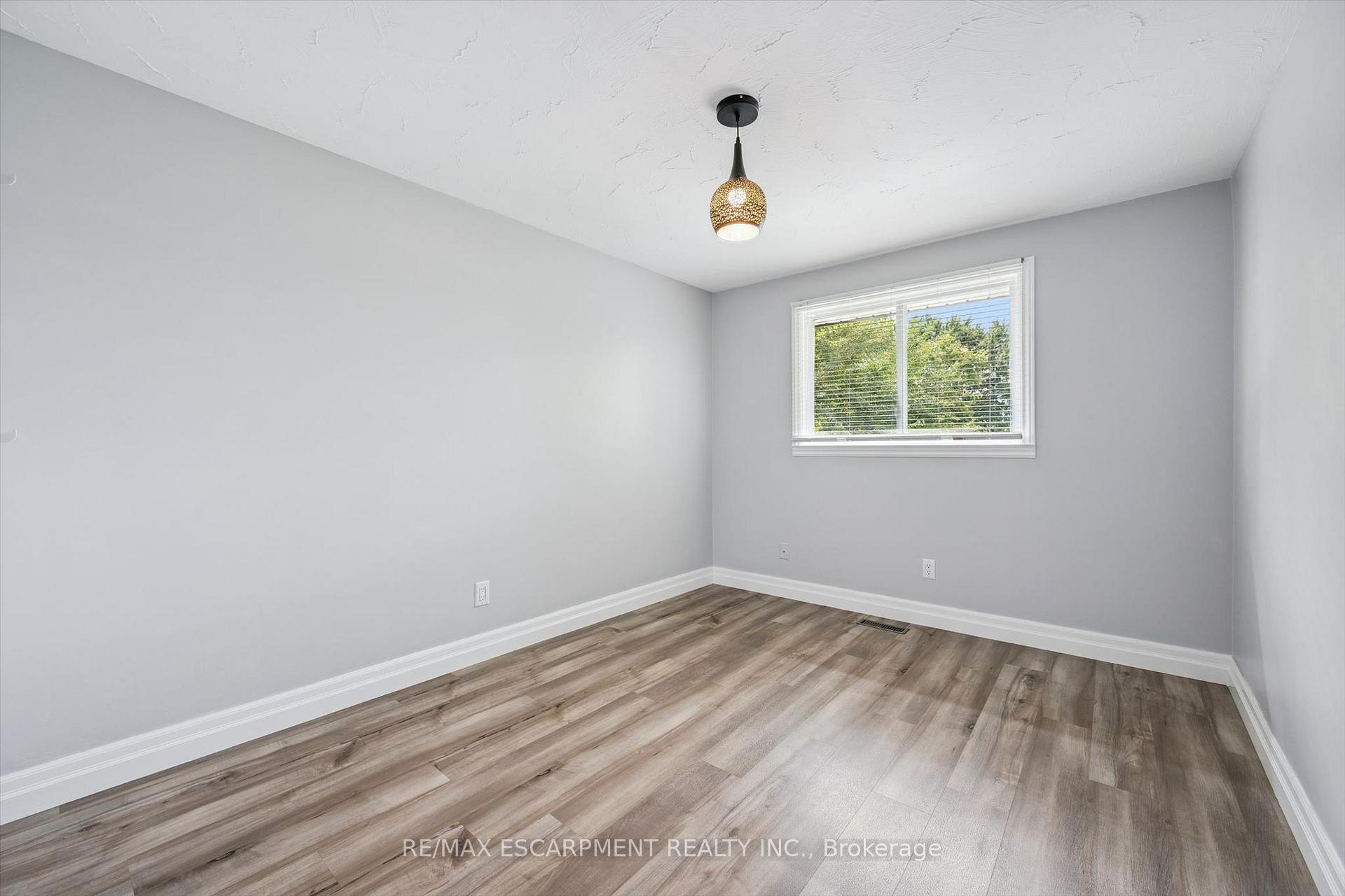 Photo 20 of 847 Doon Village Road, Kitchener, Pioneer Park — HOMEH