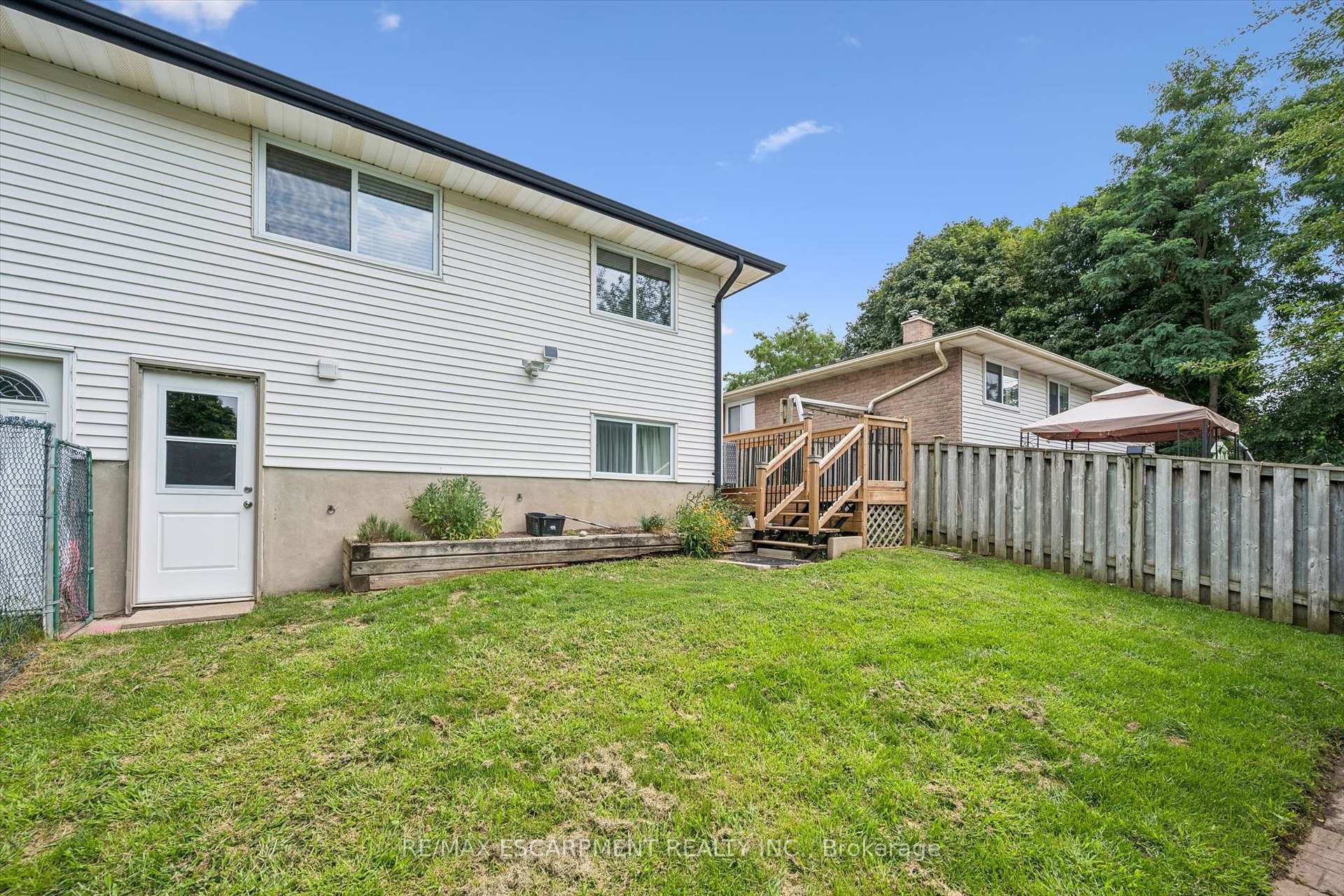 Photo 36 of 847 Doon Village Road, Kitchener, Pioneer Park — HOMEH