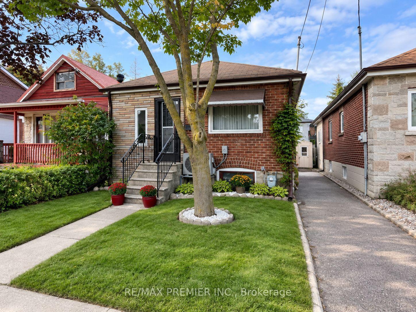 Photo 1 of 34 Rutherford Avenue, North York, Mount Dennis — HOMEH