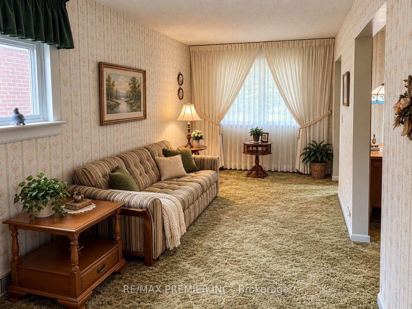 Photo 15 of 34 Rutherford Avenue, North York, Mount Dennis — HOMEH