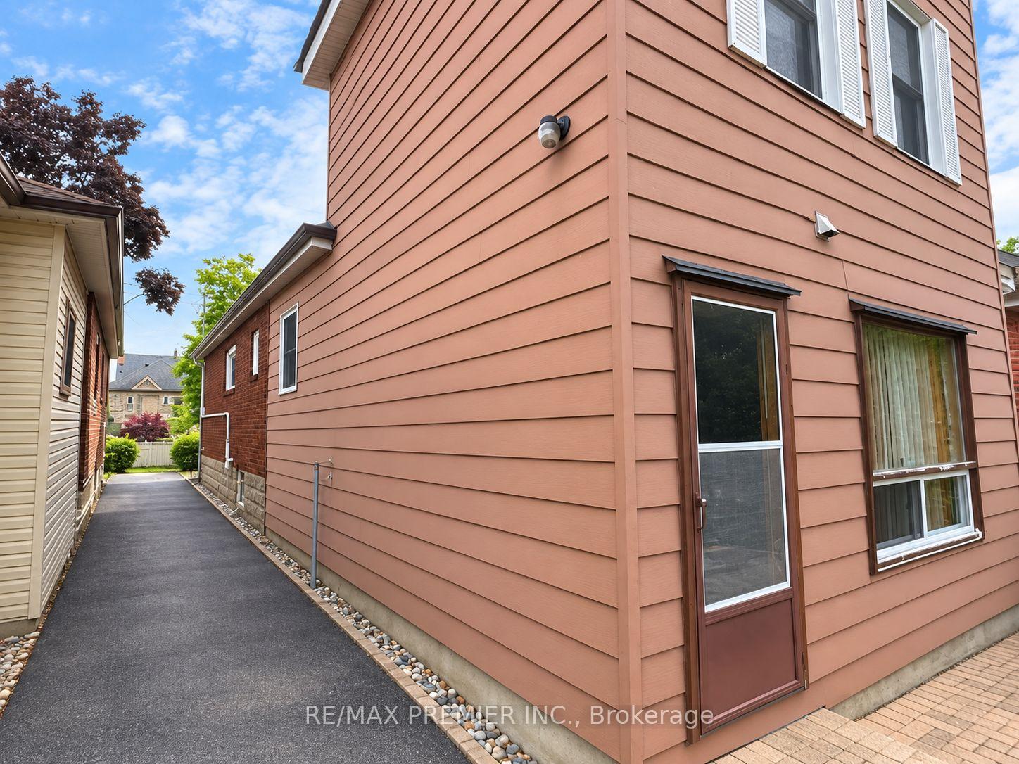 Photo 16 of 34 Rutherford Avenue, North York, Mount Dennis — HOMEH