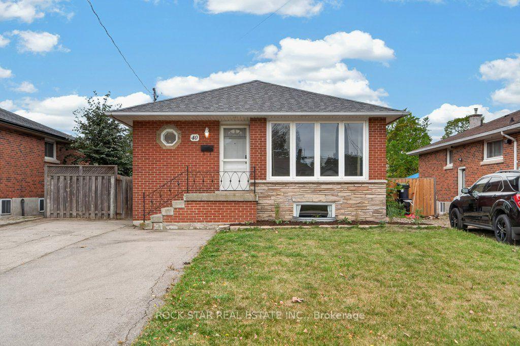 Photo 3 of 40 Clarendon Avenue, Hamilton, Balfour — HOMEH