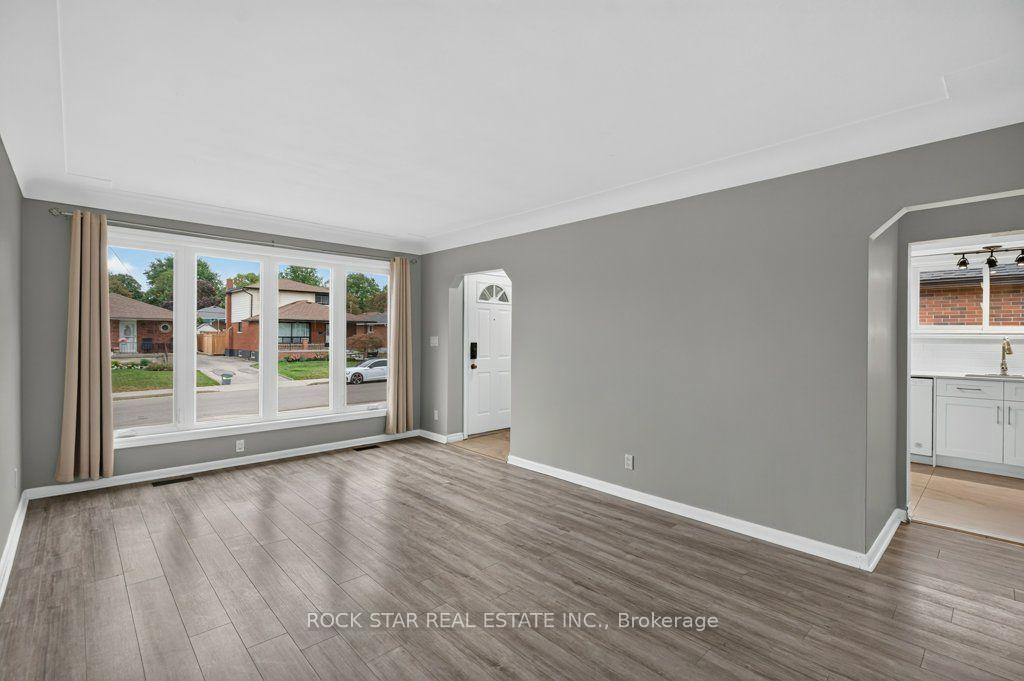 Photo 4 of 40 Clarendon Avenue, Hamilton, Balfour — HOMEH