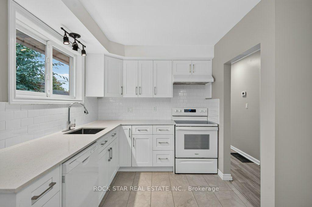Photo 14 of 40 Clarendon Avenue, Hamilton, Balfour — HOMEH