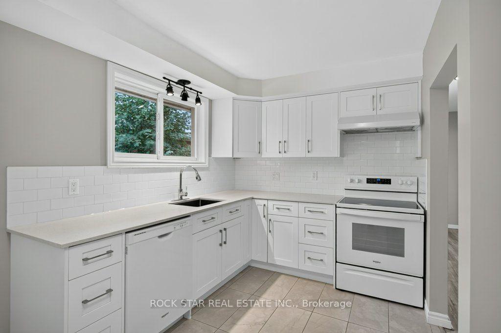 Photo 15 of 40 Clarendon Avenue, Hamilton, Balfour — HOMEH