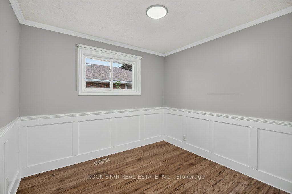 Photo 18 of 40 Clarendon Avenue, Hamilton, Balfour — HOMEH