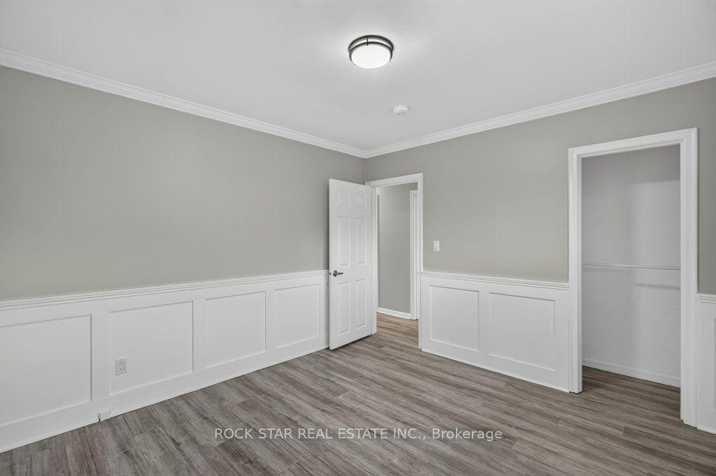 Photo 23 of 40 Clarendon Avenue, Hamilton, Balfour — HOMEH