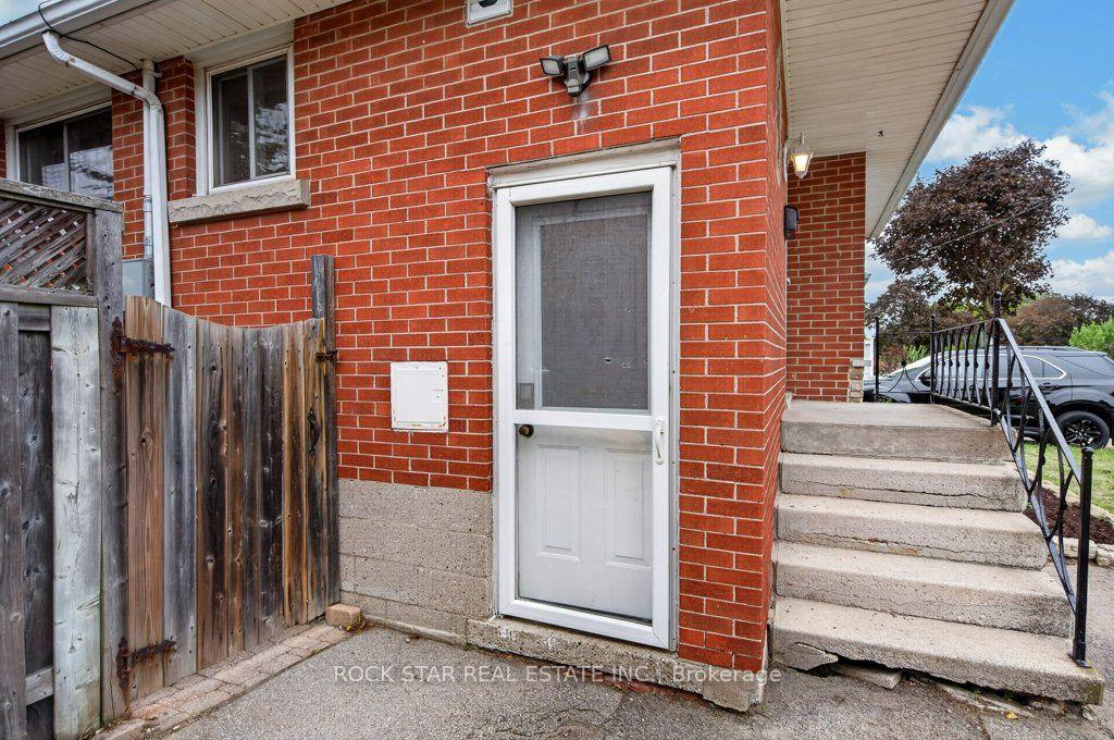 Photo 28 of 40 Clarendon Avenue, Hamilton, Balfour — HOMEH