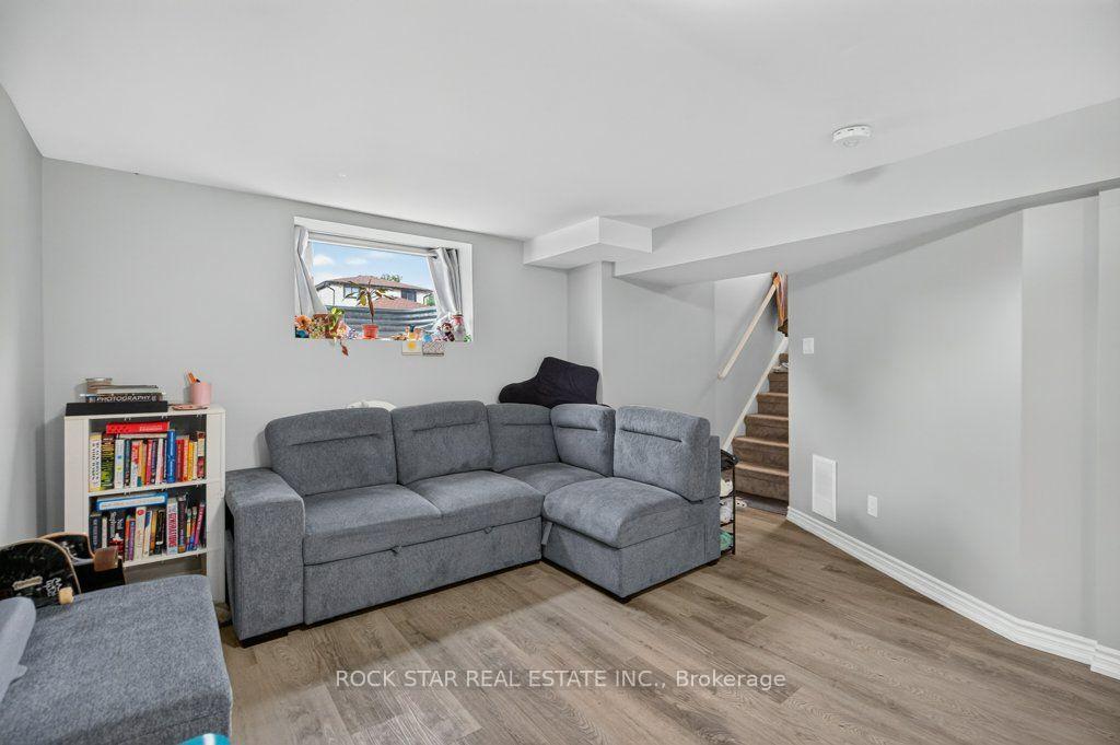 Photo 29 of 40 Clarendon Avenue, Hamilton, Balfour — HOMEH