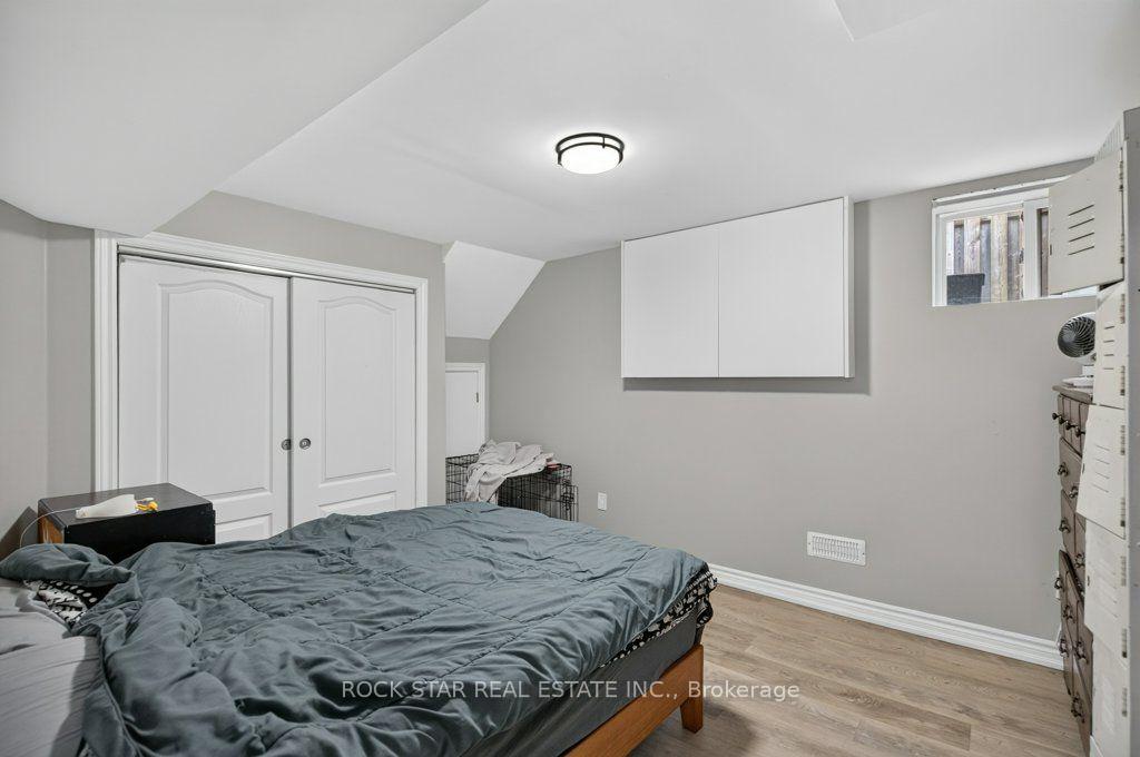Photo 33 of 40 Clarendon Avenue, Hamilton, Balfour — HOMEH