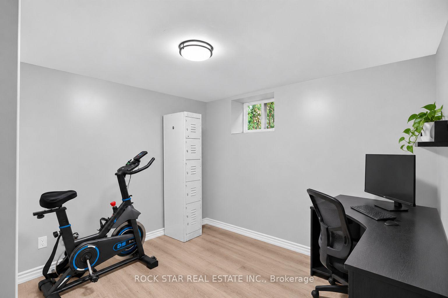 Photo 35 of 40 Clarendon Avenue, Hamilton, Balfour — HOMEH