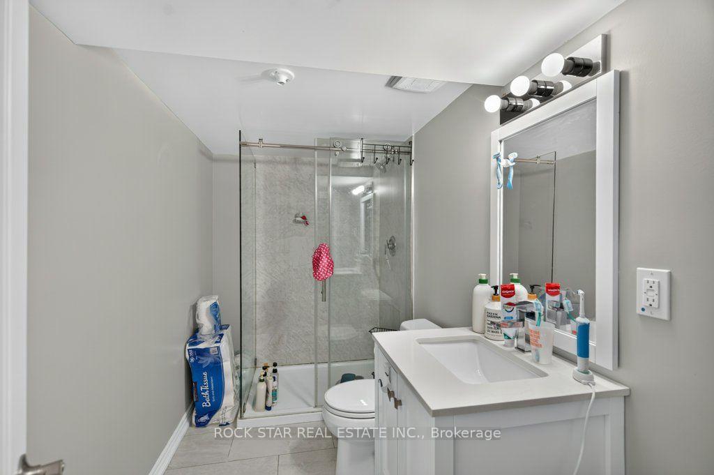 Photo 37 of 40 Clarendon Avenue, Hamilton, Balfour — HOMEH