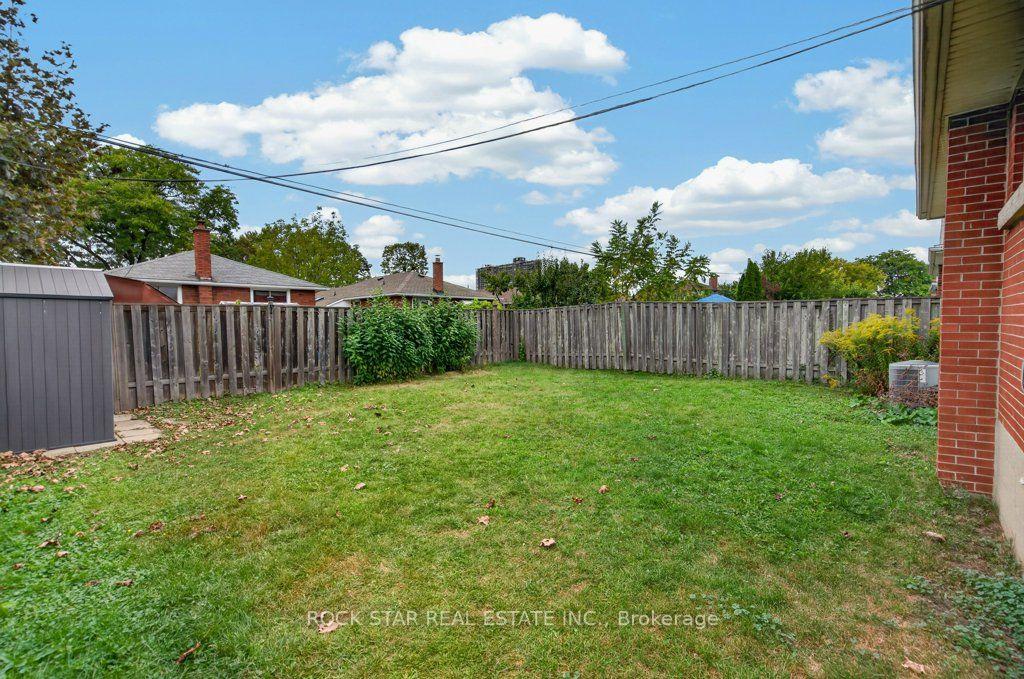 Photo 42 of 40 Clarendon Avenue, Hamilton, Balfour — HOMEH