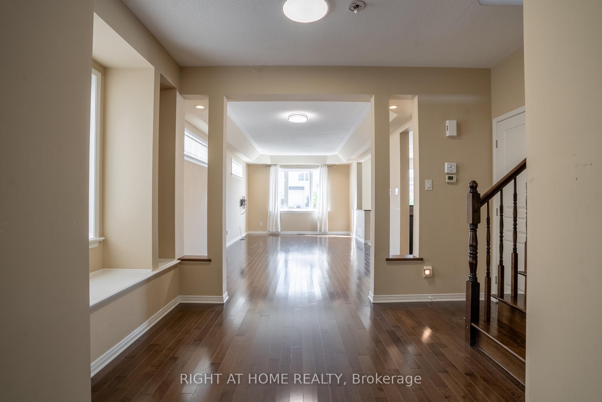 Photo 3 of 310 Kippen Place, Ottawa, Barrhaven - Heritage Park — HOMEH
