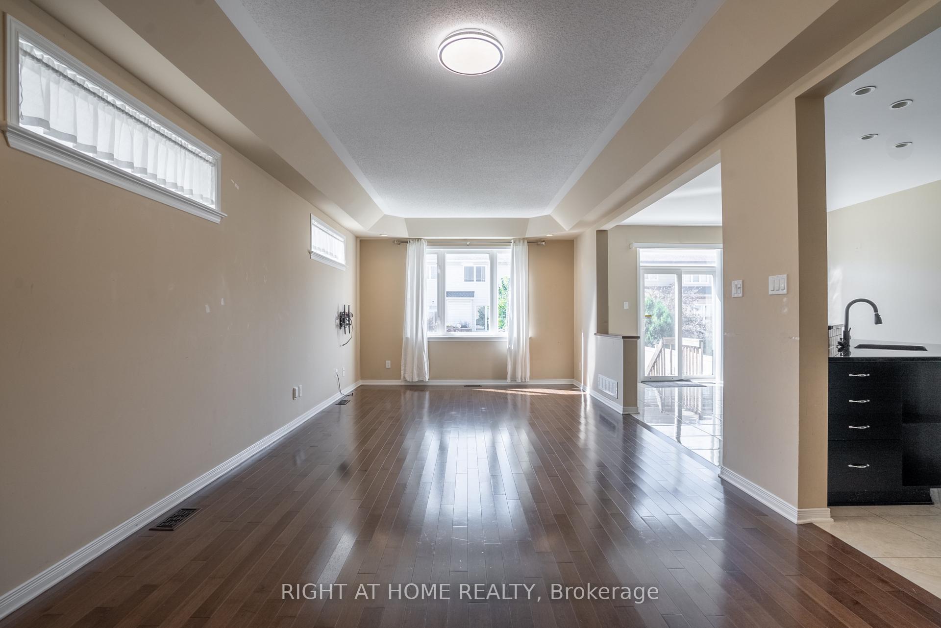 Photo 5 of 310 Kippen Place, Ottawa, Barrhaven - Heritage Park — HOMEH