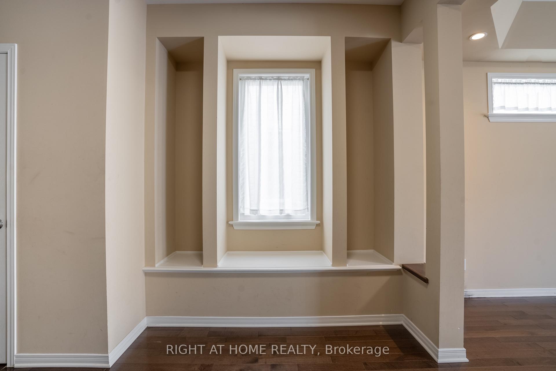 Photo 4 of 310 Kippen Place, Ottawa, Barrhaven - Heritage Park — HOMEH