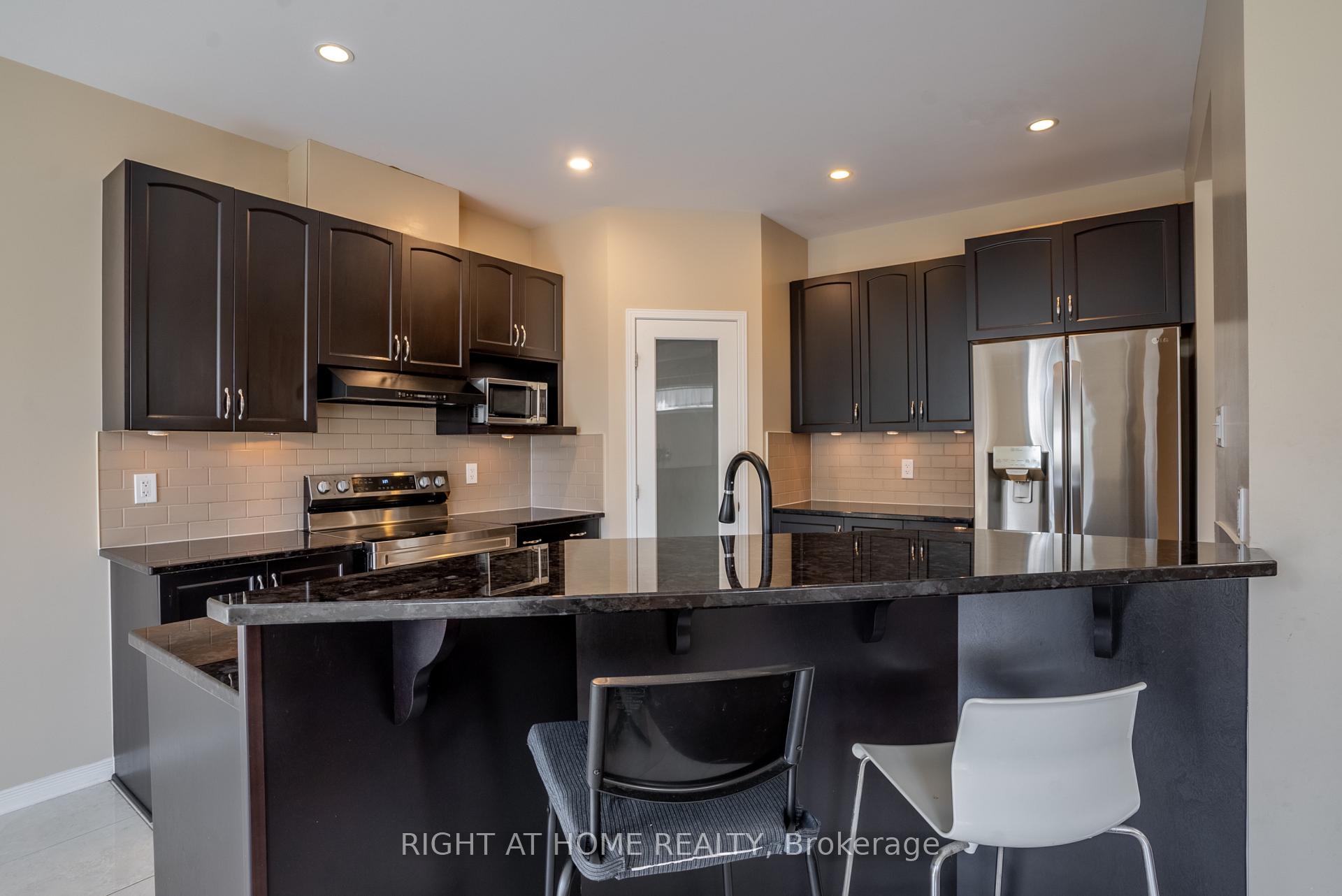 Photo 10 of 310 Kippen Place, Ottawa, Barrhaven - Heritage Park — HOMEH