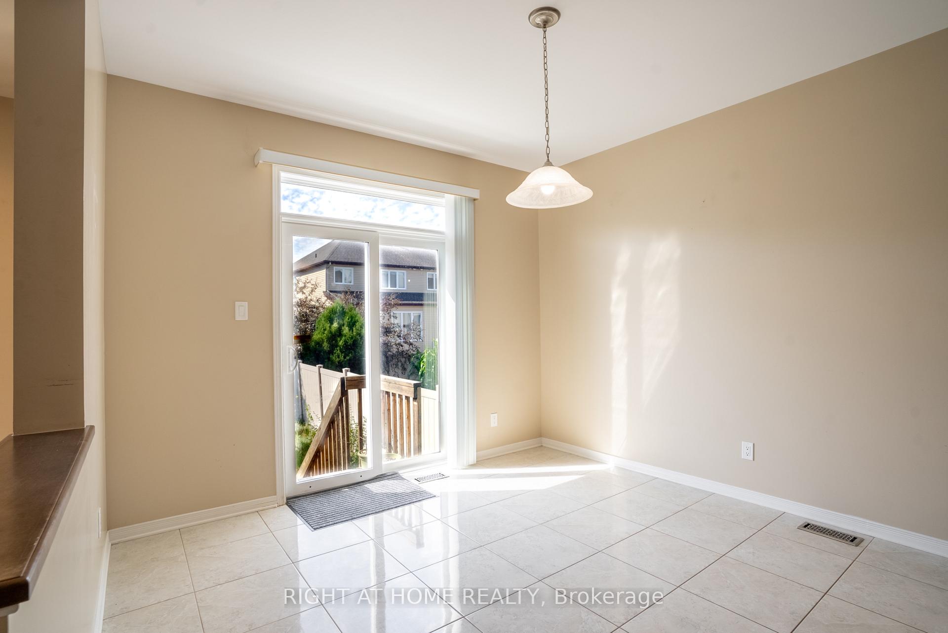 Photo 11 of 310 Kippen Place, Ottawa, Barrhaven - Heritage Park — HOMEH