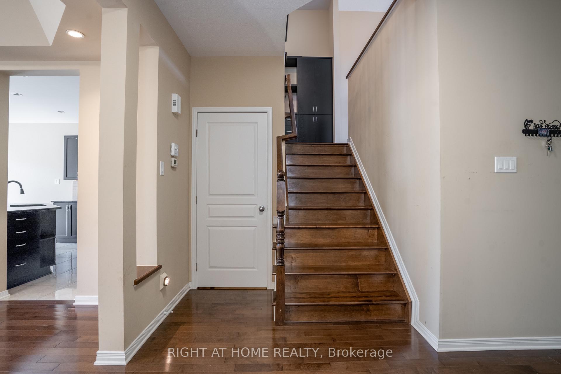 Photo 12 of 310 Kippen Place, Ottawa, Barrhaven - Heritage Park — HOMEH