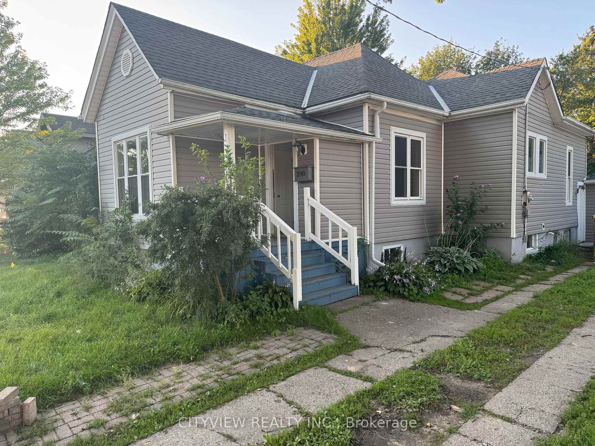 Photo 2 of 390 George Street, Sarnia — HOMEH