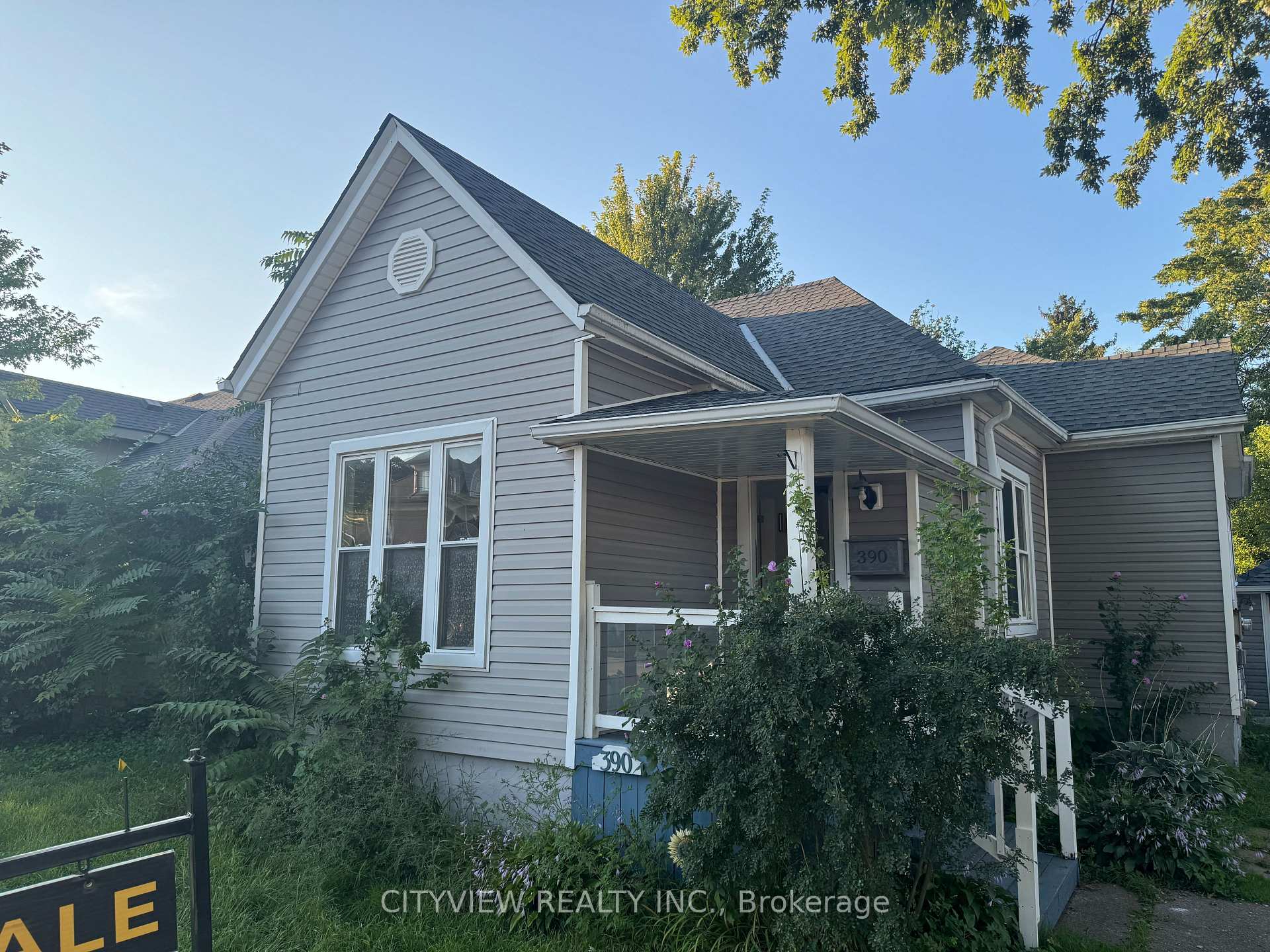 Photo 3 of 390 George Street, Sarnia — HOMEH