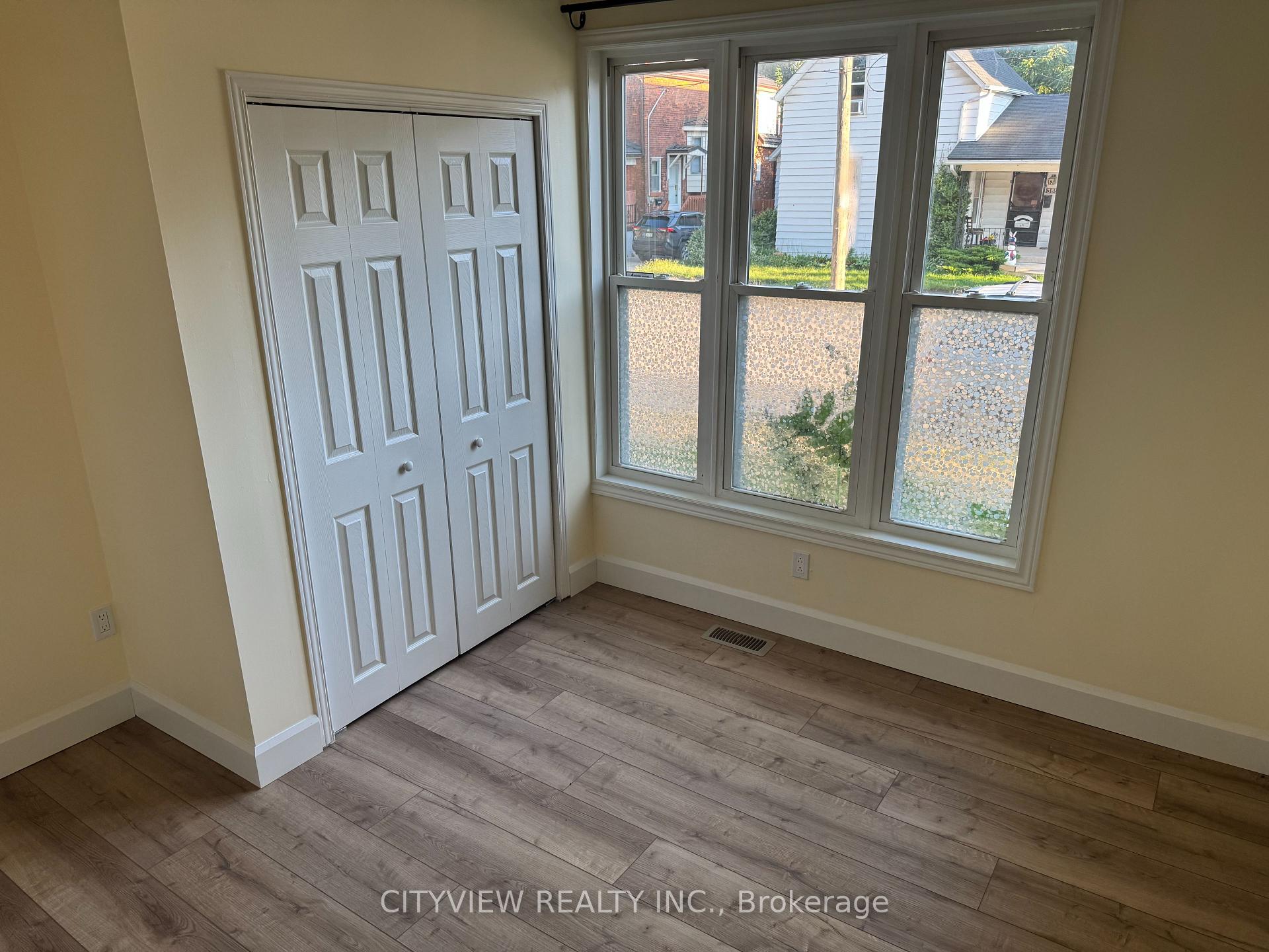 Photo 5 of 390 George Street, Sarnia — HOMEH