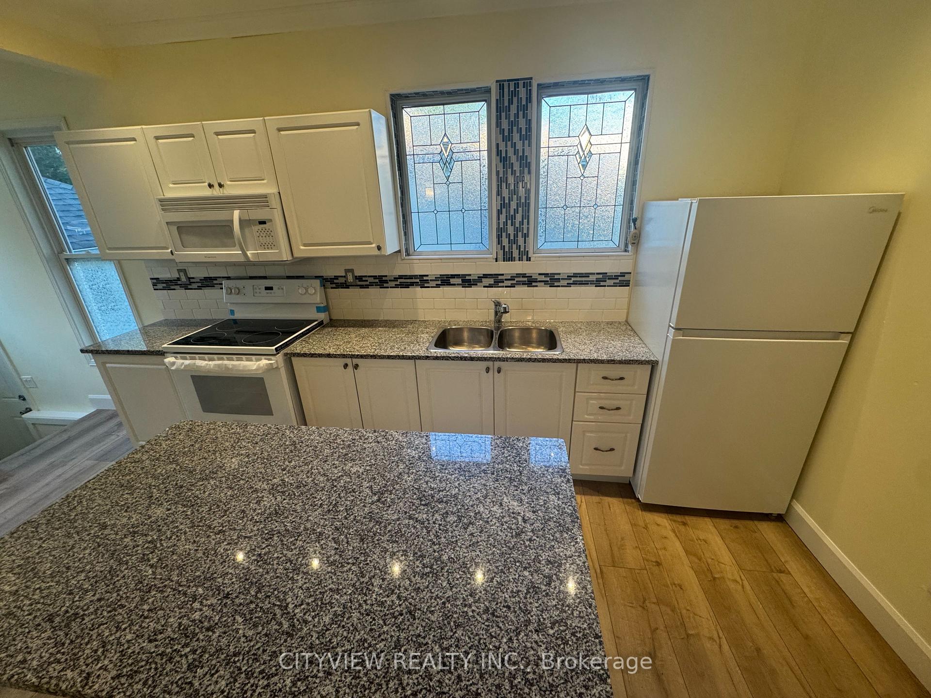 Photo 13 of 390 George Street, Sarnia — HOMEH