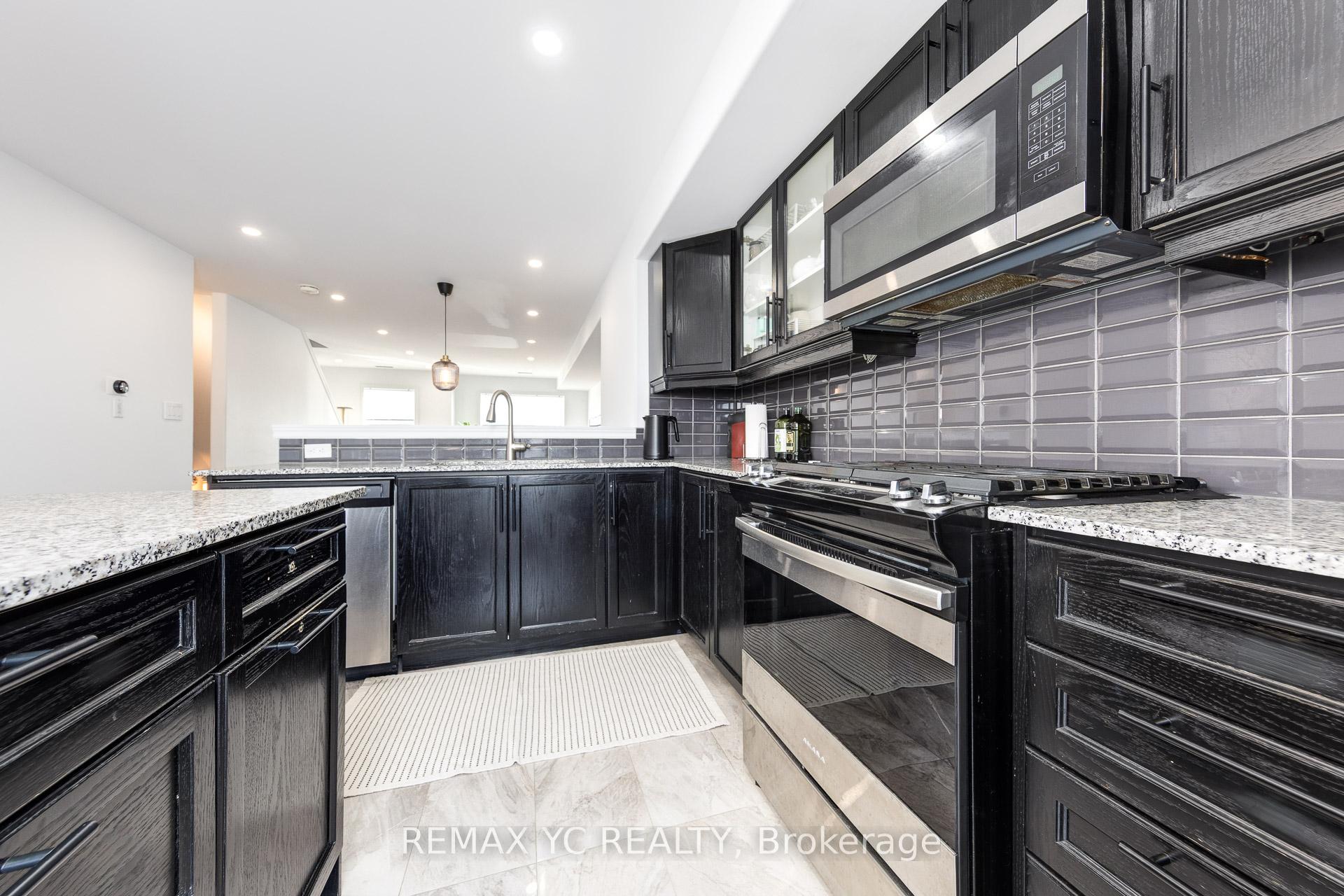 Photo 11 of Unit 2, 1 Leggott Avenue, Barrie, Painswick North — HOMEH