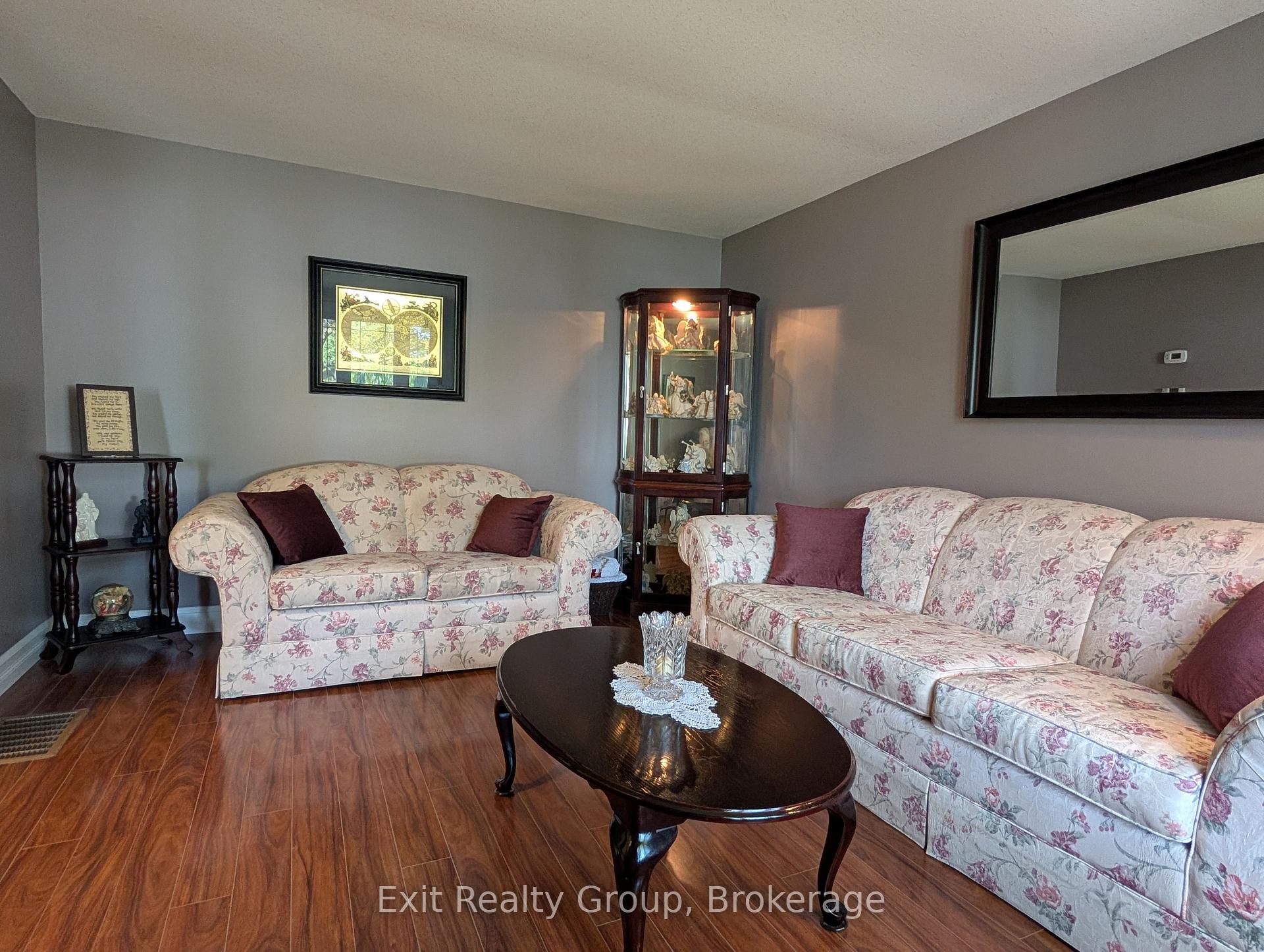 Photo 7 of 120 Prospect Hill, Quinte West, Trenton Ward — HOMEH