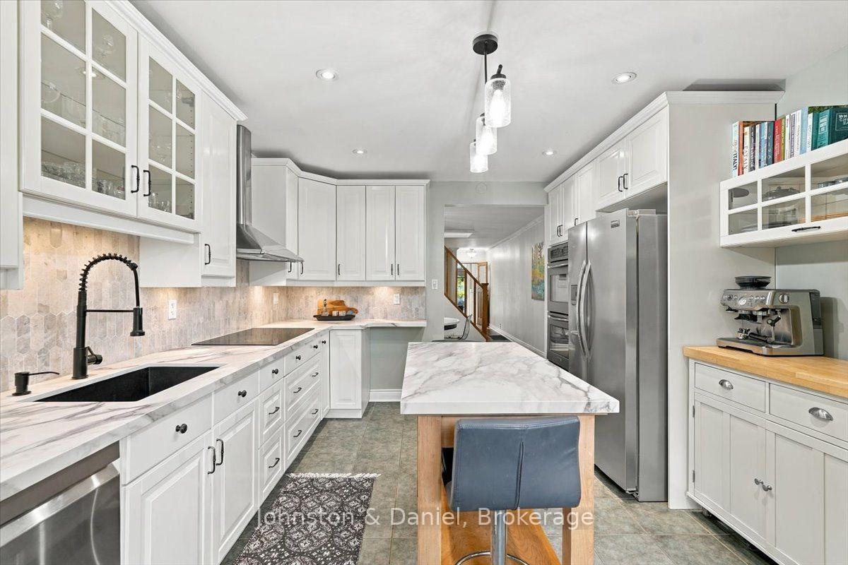 Photo 18 of 118 Merrill Avenue E, Toronto, Woodbine Corridor — HOMEH