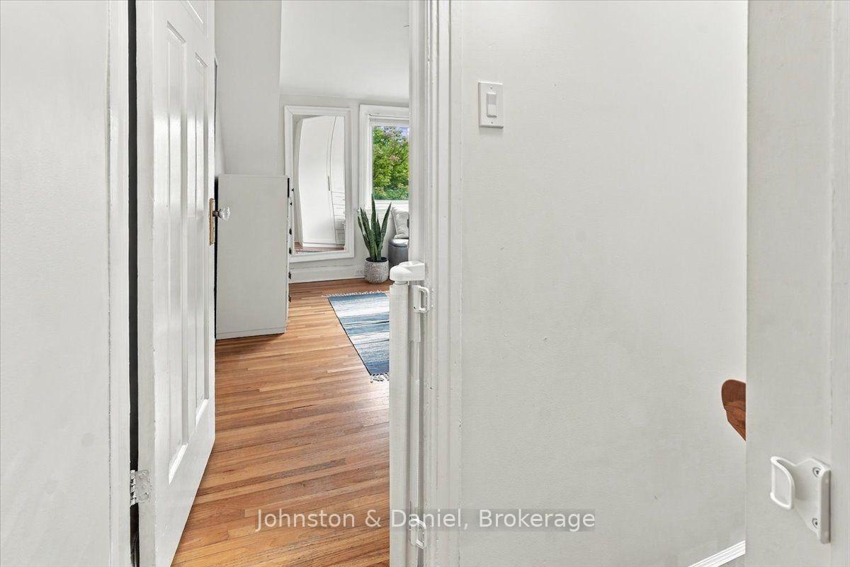 Photo 20 of 118 Merrill Avenue E, Toronto, Woodbine Corridor — HOMEH