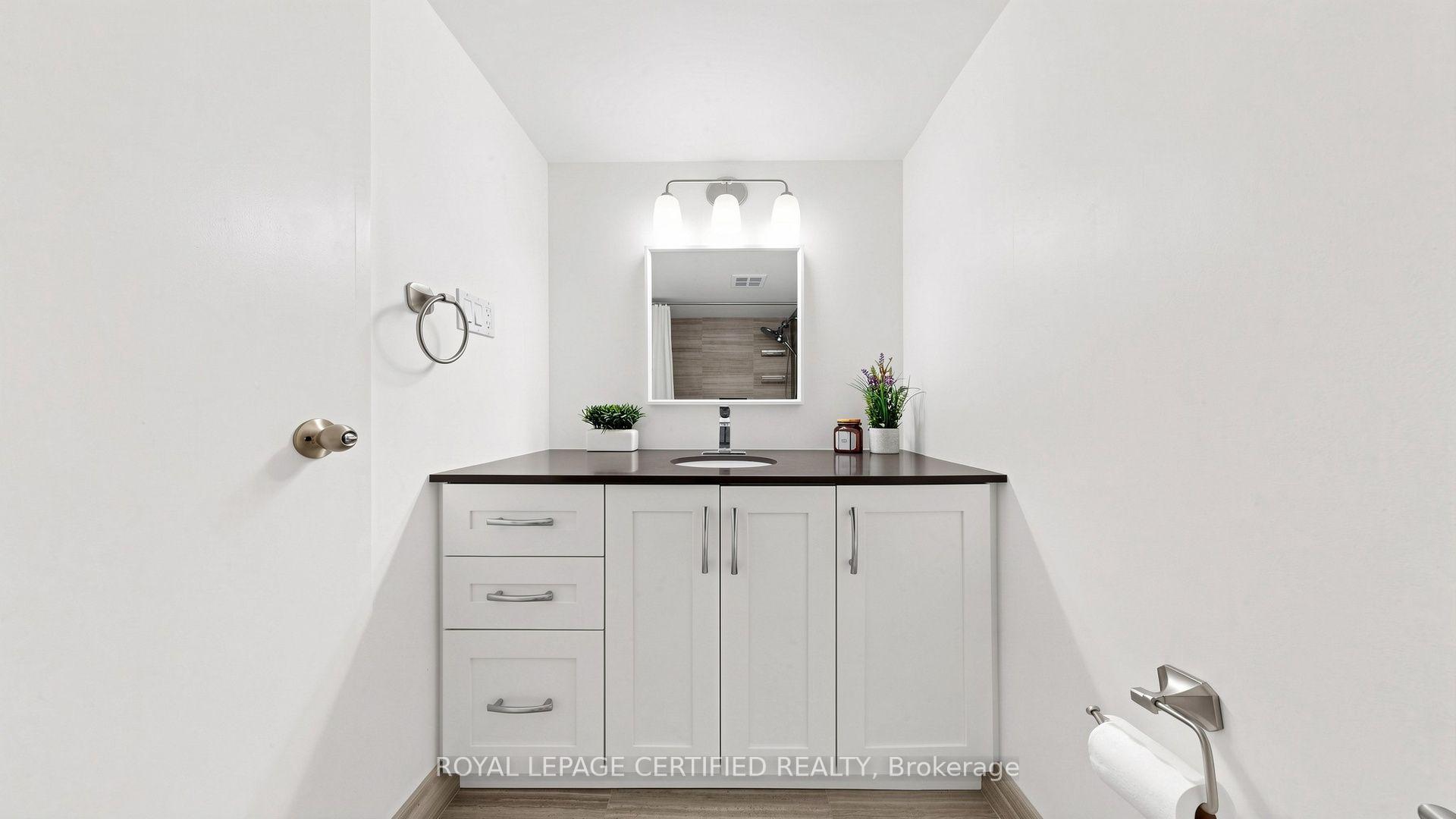 Photo 22 of Unit 802, 3650 Kaneff Crescent, Mississauga, Mississauga Valleys — HOMEH