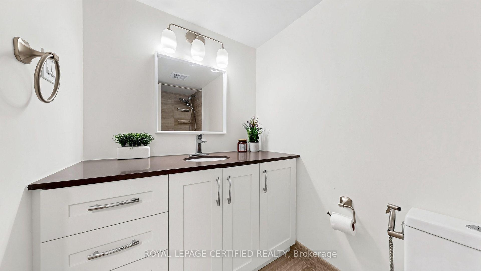 Photo 23 of Unit 802, 3650 Kaneff Crescent, Mississauga, Mississauga Valleys — HOMEH