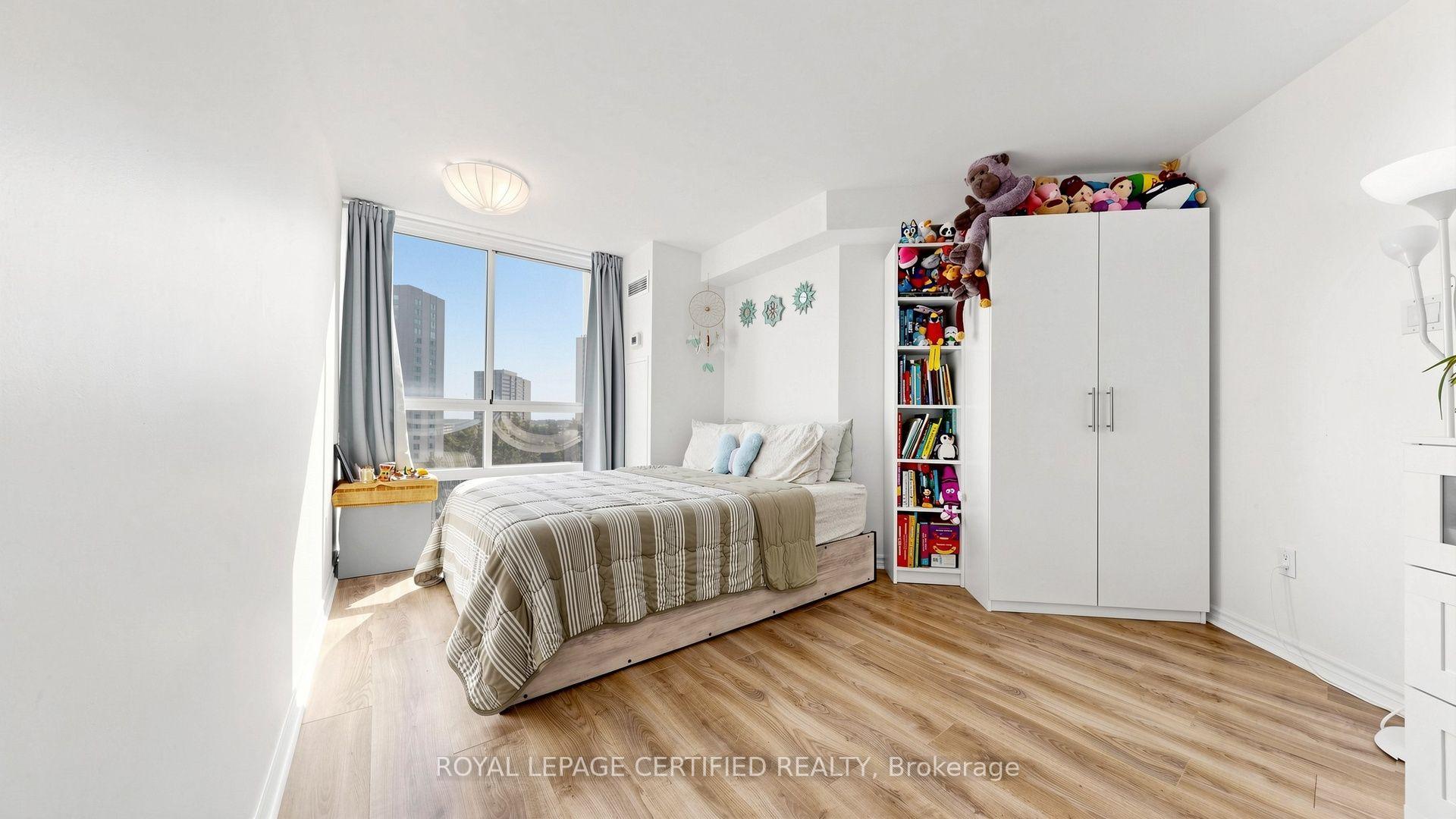 Photo 25 of Unit 802, 3650 Kaneff Crescent, Mississauga, Mississauga Valleys — HOMEH