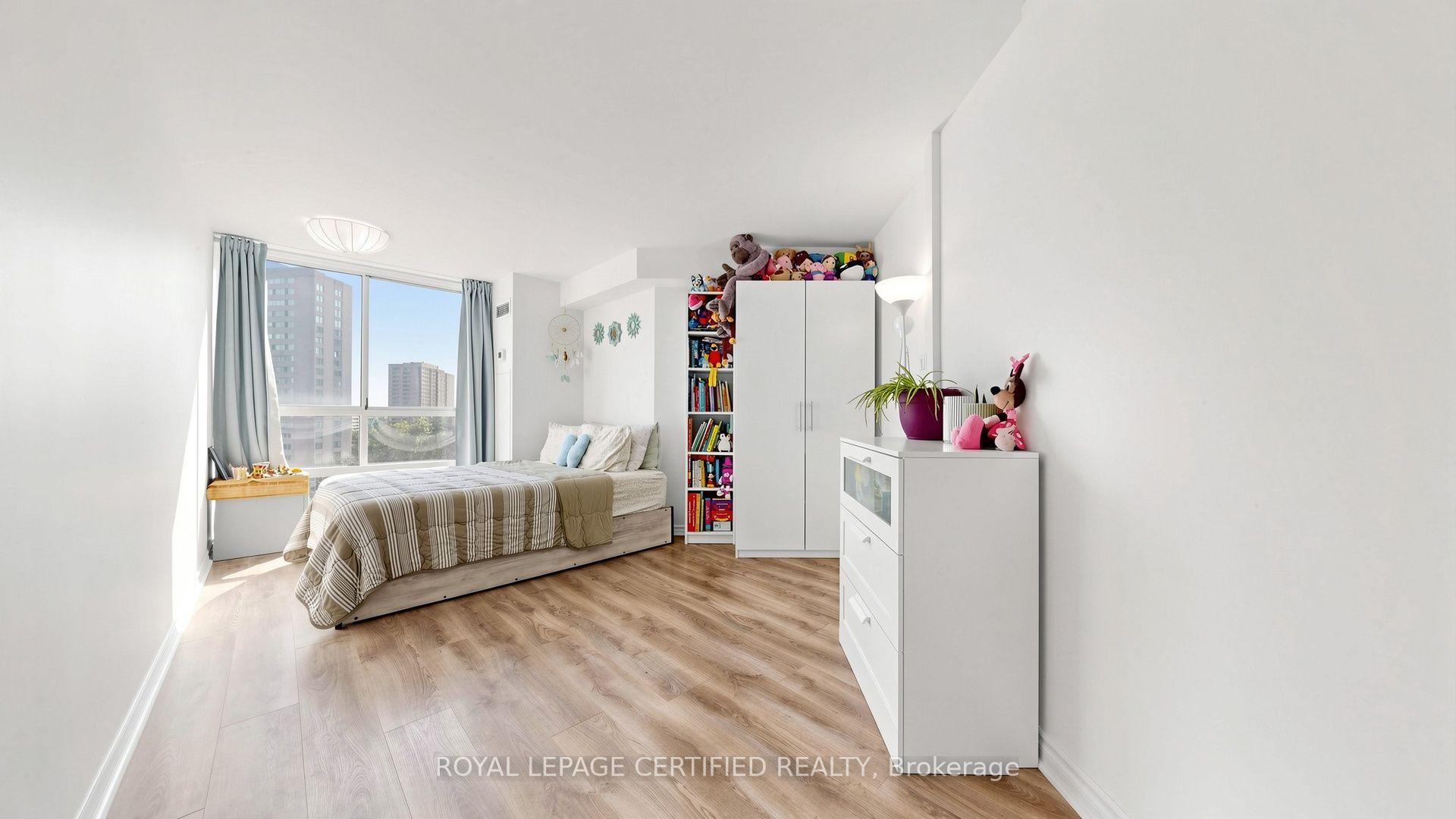 Photo 26 of Unit 802, 3650 Kaneff Crescent, Mississauga, Mississauga Valleys — HOMEH