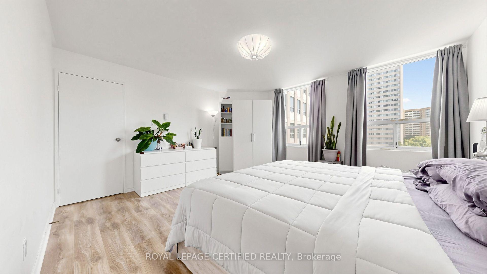 Photo 29 of Unit 802, 3650 Kaneff Crescent, Mississauga, Mississauga Valleys — HOMEH