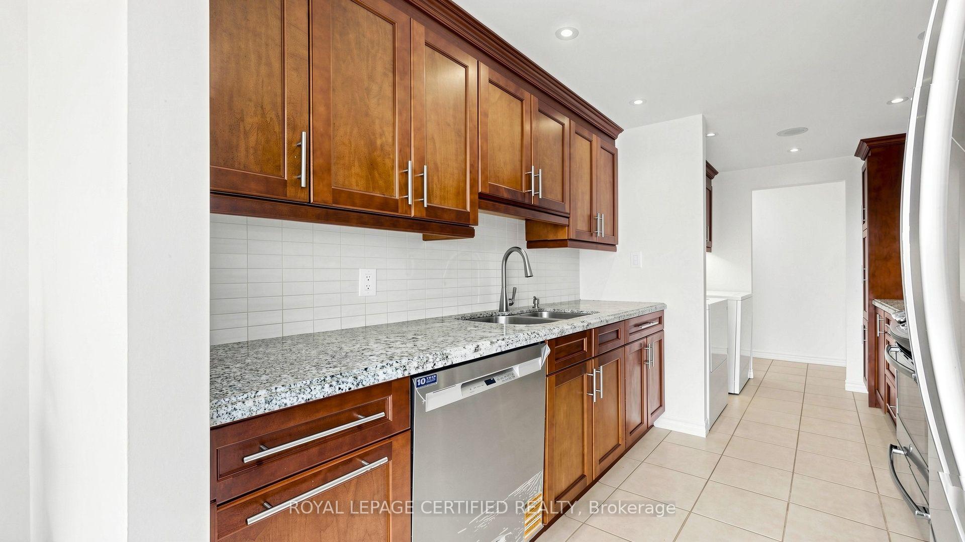 Photo 37 of Unit 802, 3650 Kaneff Crescent, Mississauga, Mississauga Valleys — HOMEH