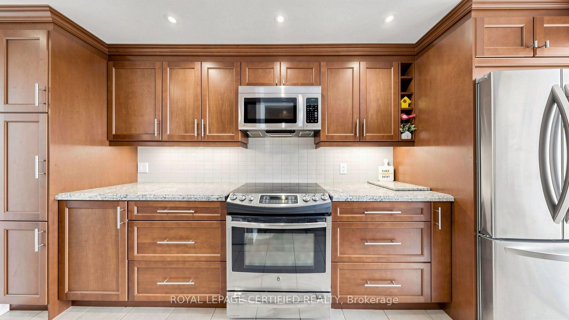 Photo 38 of Unit 802, 3650 Kaneff Crescent, Mississauga, Mississauga Valleys — HOMEH
