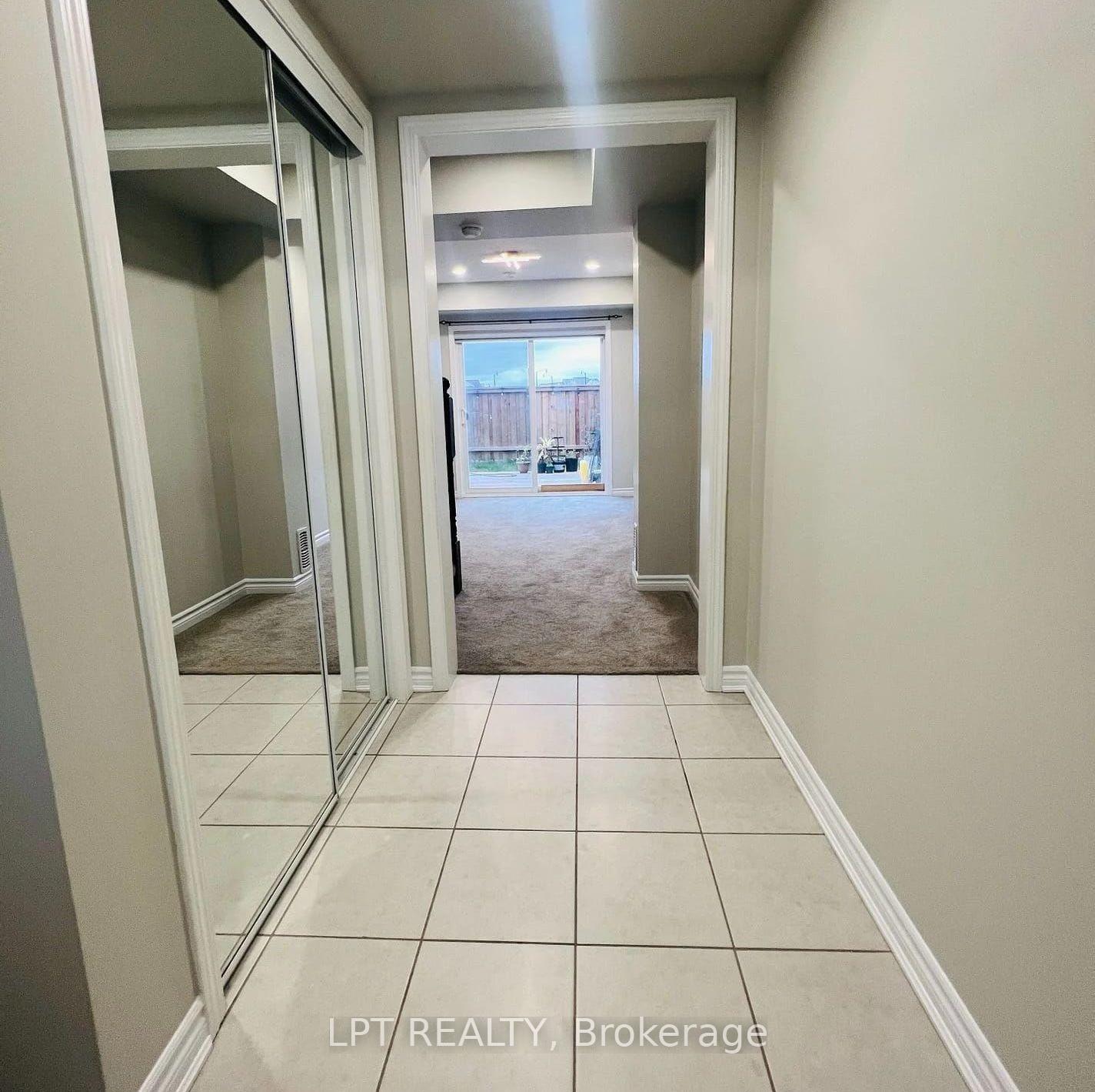 Photo 3 of 104 Bannister Crescent, Brampton, Northwest Brampton — HOMEH
