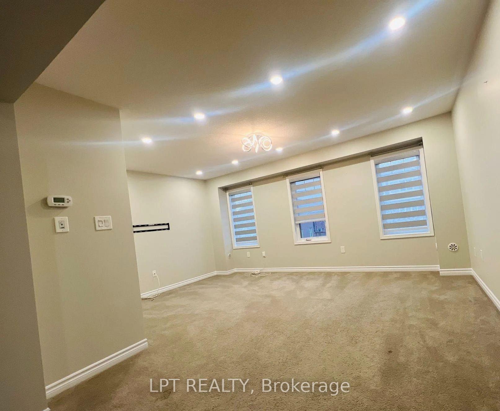 Photo 6 of 104 Bannister Crescent, Brampton, Northwest Brampton — HOMEH