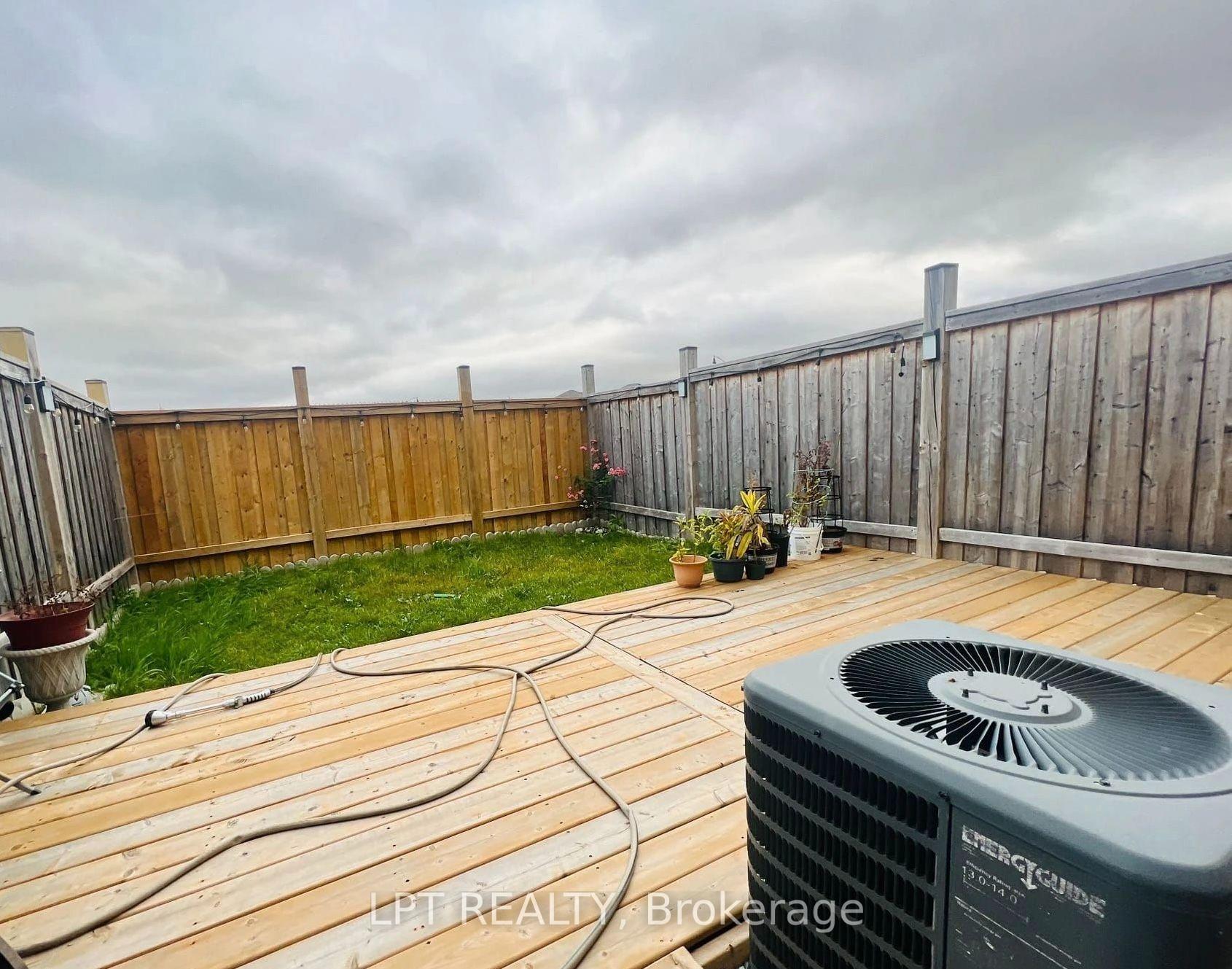 Photo 9 of 104 Bannister Crescent, Brampton, Northwest Brampton — HOMEH