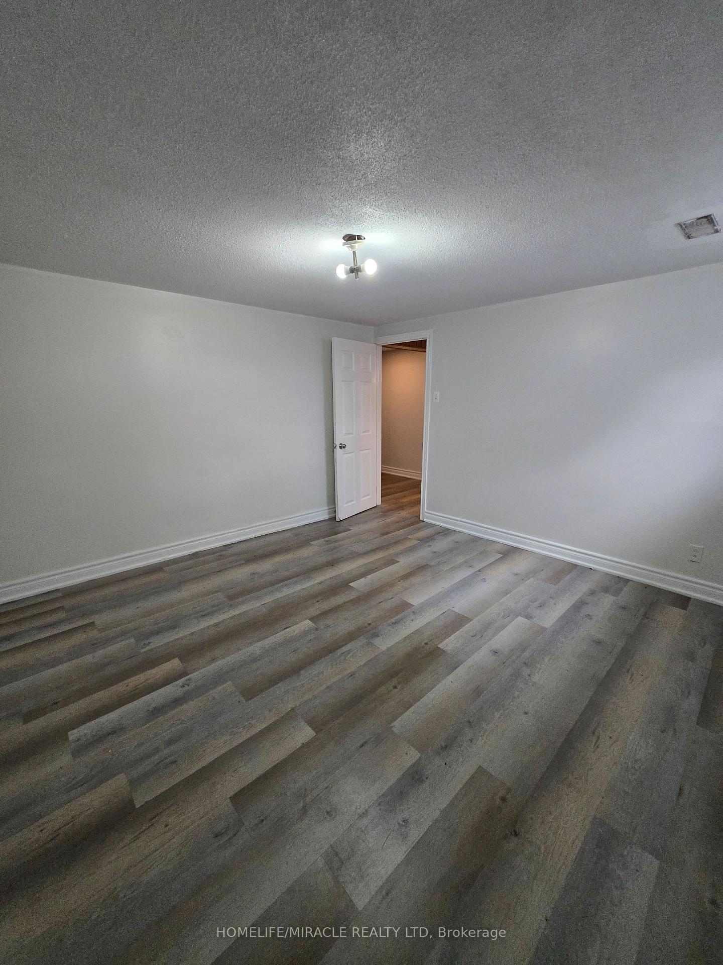 Photo 10 of 44 Staley Terrace, Scarborough, L'Amoreaux — HOMEH