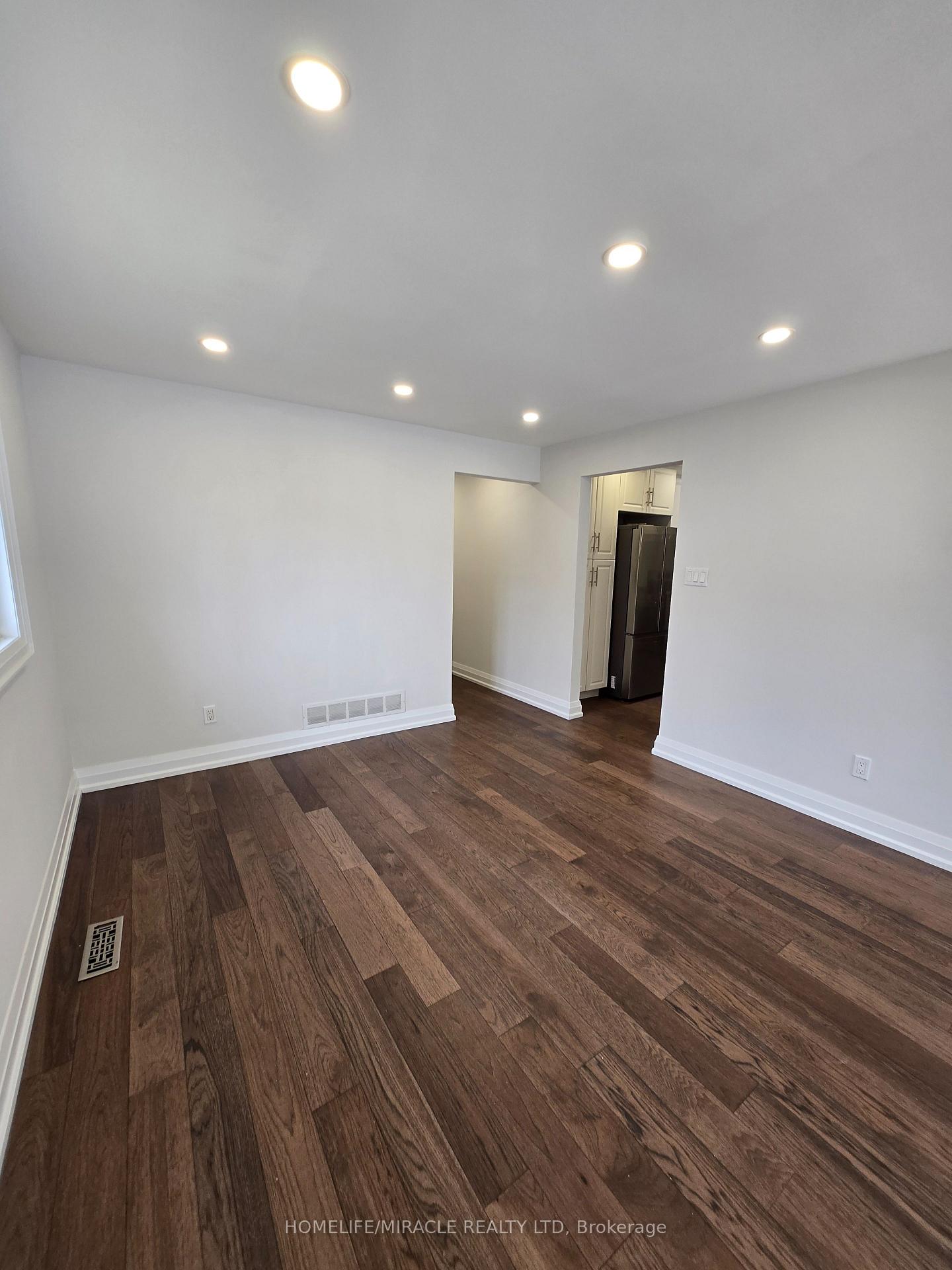 Photo 12 of 44 Staley Terrace, Scarborough, L'Amoreaux — HOMEH