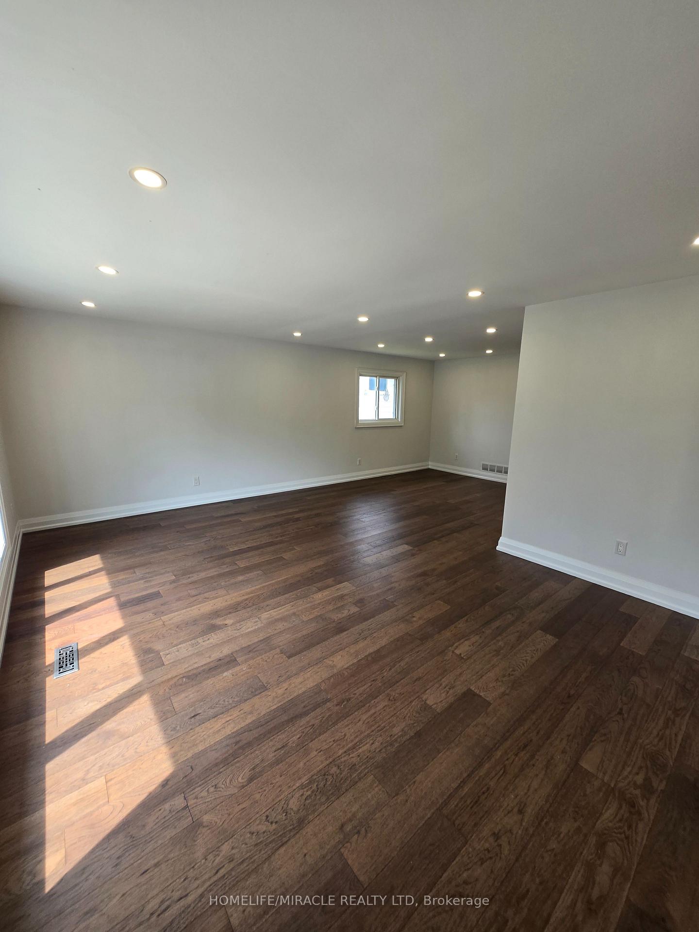 Photo 13 of 44 Staley Terrace, Scarborough, L'Amoreaux — HOMEH