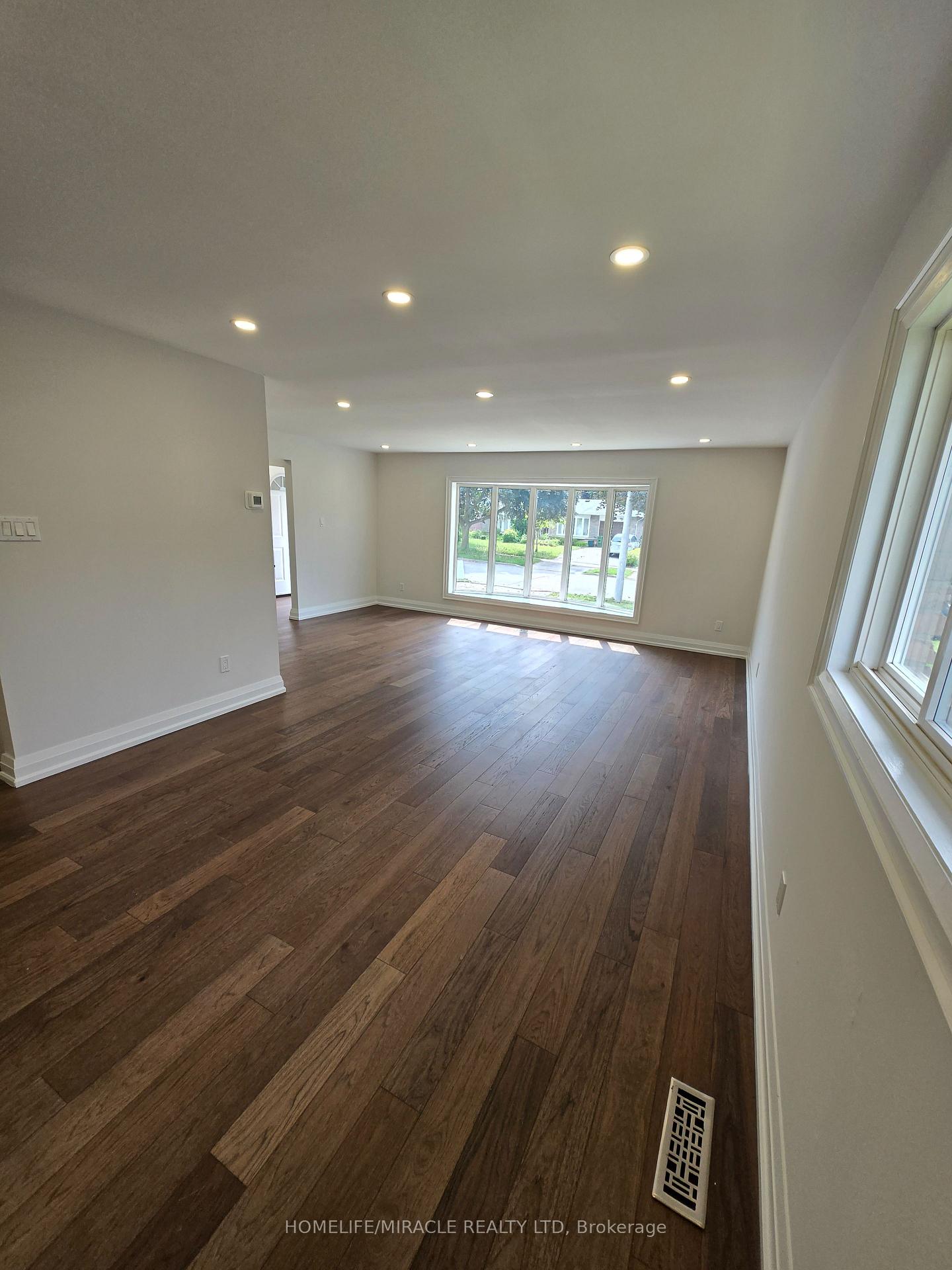 Photo 15 of 44 Staley Terrace, Scarborough, L'Amoreaux — HOMEH