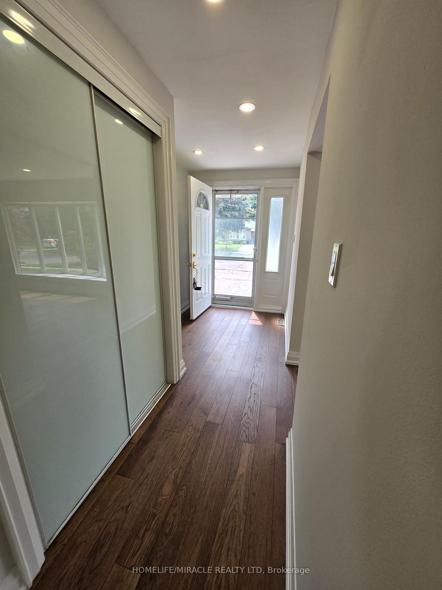 Photo 16 of 44 Staley Terrace, Scarborough, L'Amoreaux — HOMEH