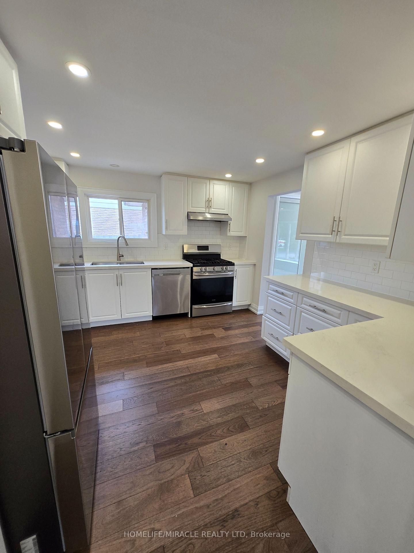 Photo 20 of 44 Staley Terrace, Scarborough, L'Amoreaux — HOMEH