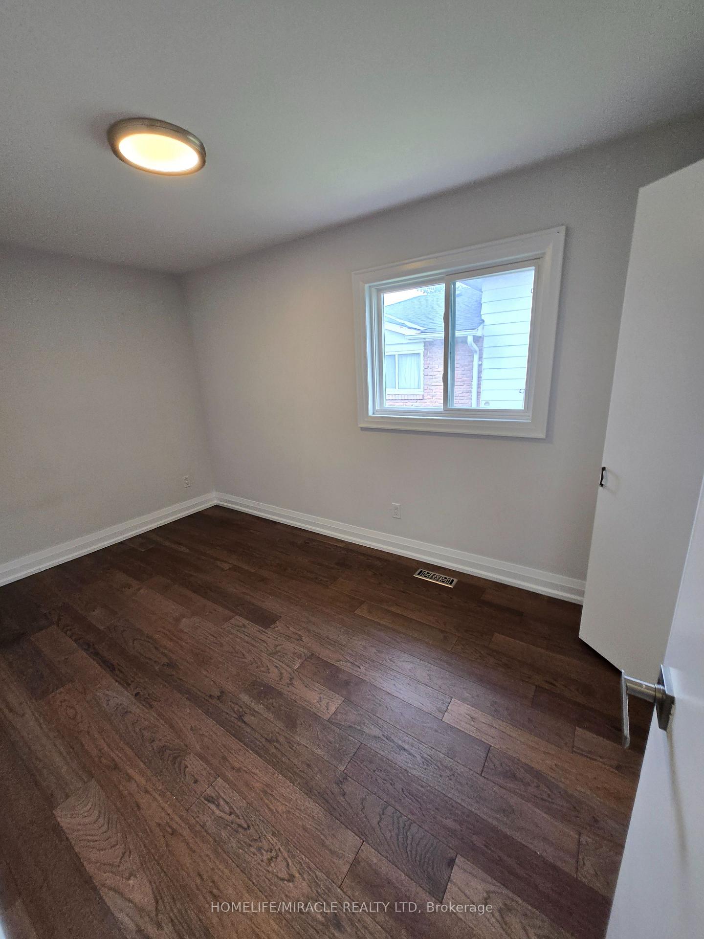 Photo 24 of 44 Staley Terrace, Scarborough, L'Amoreaux — HOMEH
