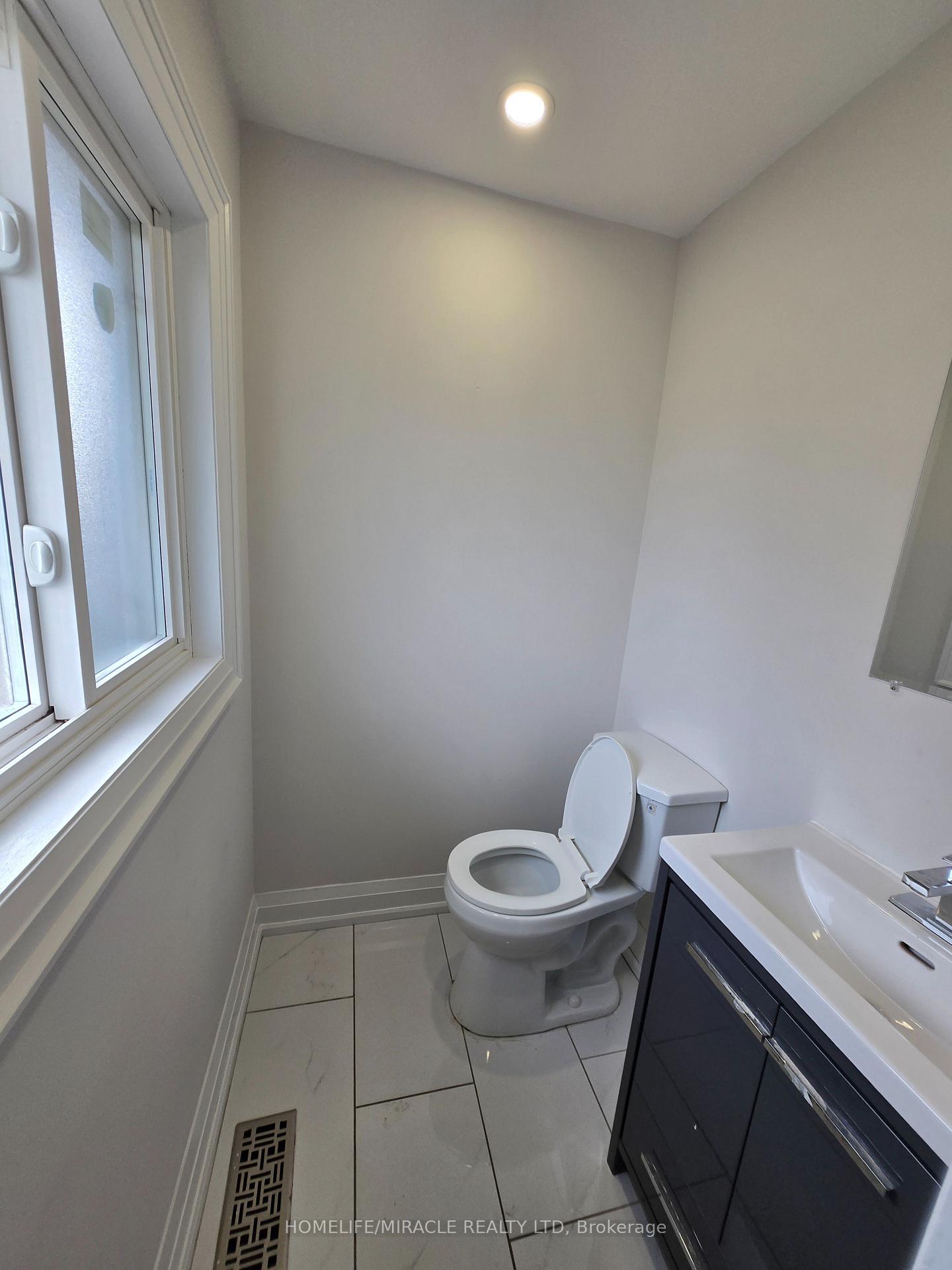 Photo 32 of 44 Staley Terrace, Scarborough, L'Amoreaux — HOMEH