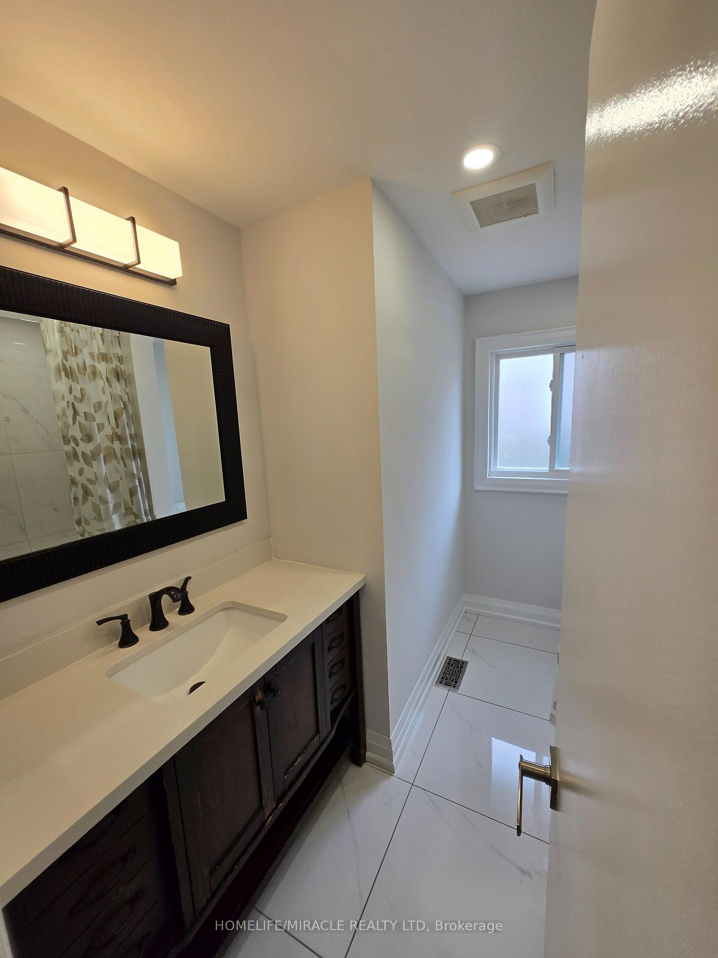 Photo 33 of 44 Staley Terrace, Scarborough, L'Amoreaux — HOMEH